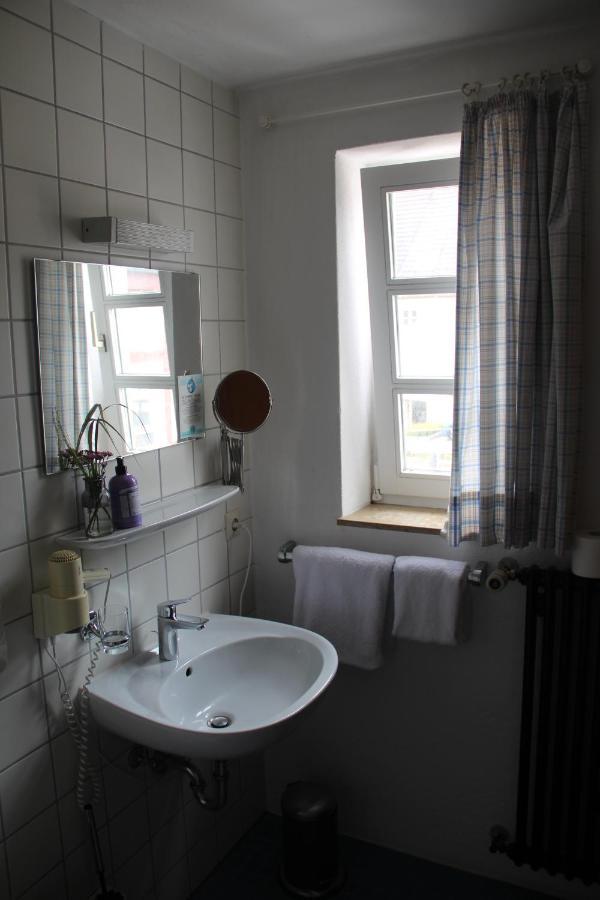 Schildwirtschaft Zum Rothen Ochsen Hotel Laupheim Buitenkant foto