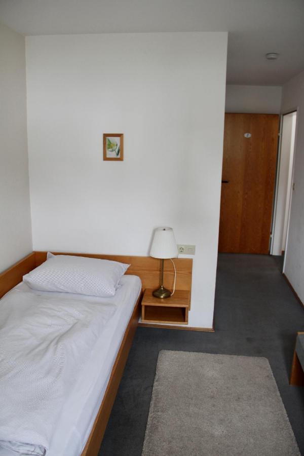 Schildwirtschaft Zum Rothen Ochsen Hotel Laupheim Buitenkant foto