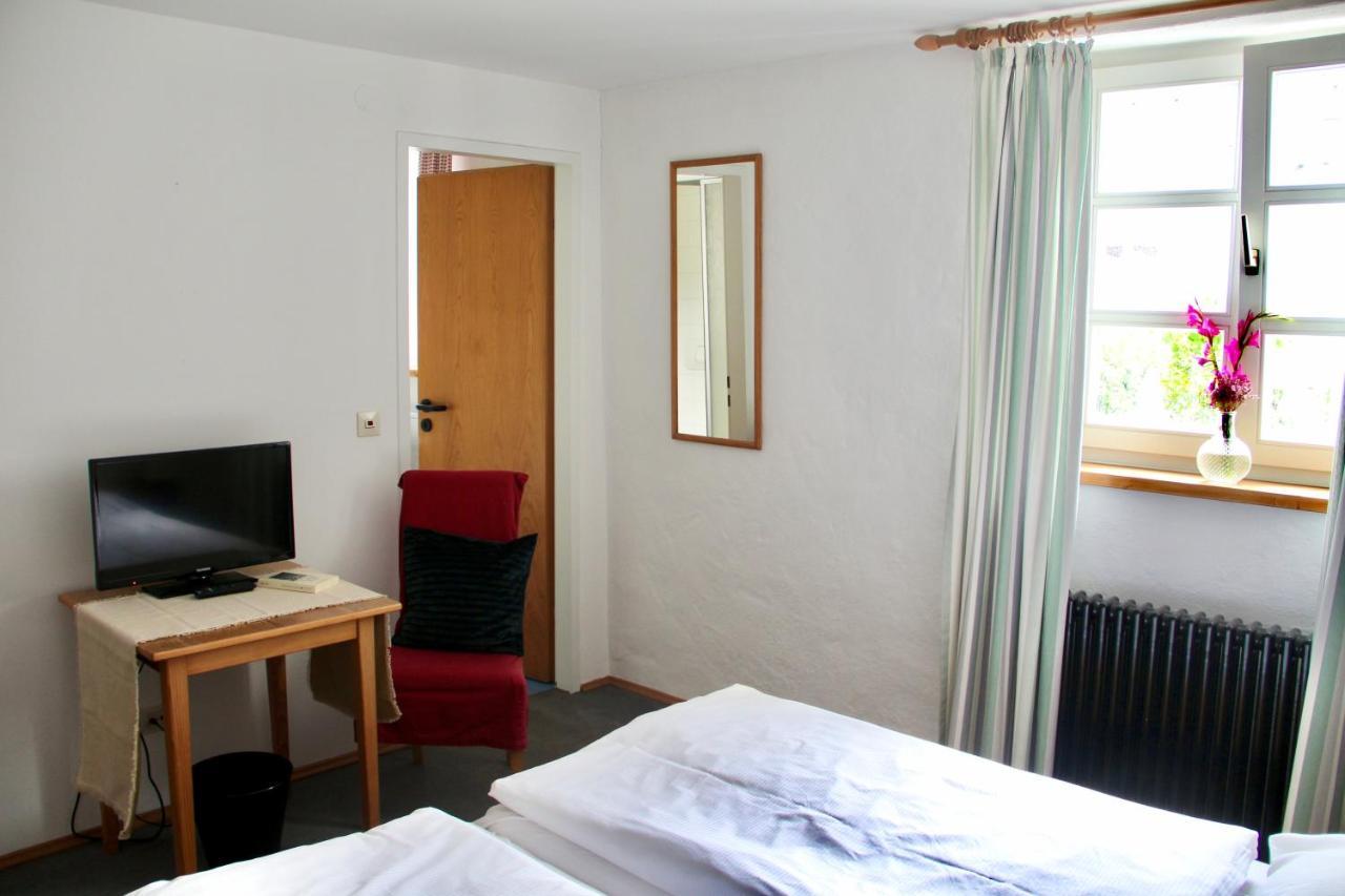 Schildwirtschaft Zum Rothen Ochsen Hotel Laupheim Buitenkant foto