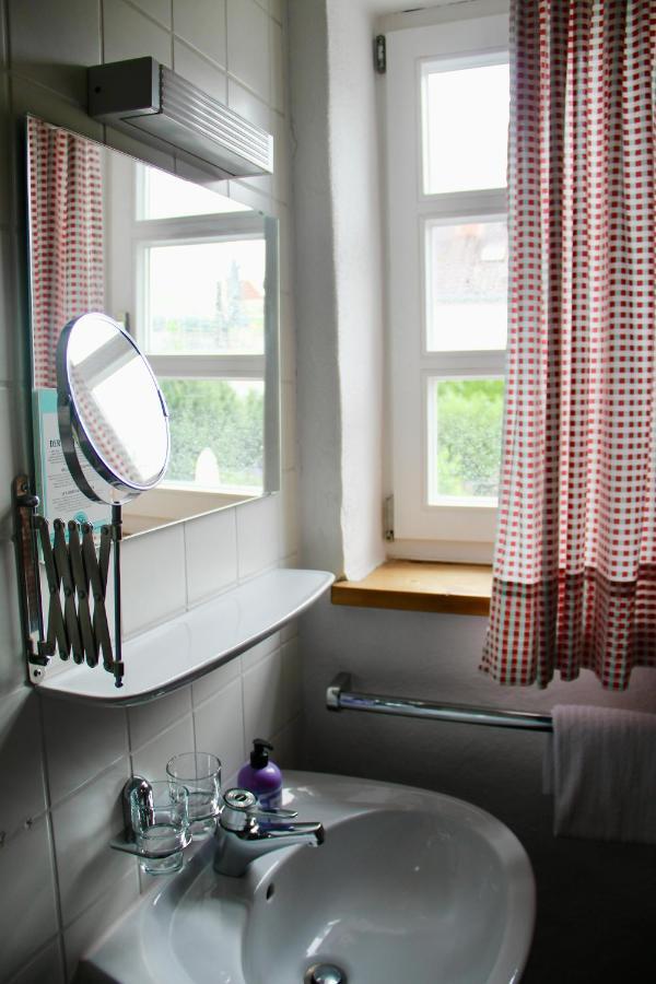Schildwirtschaft Zum Rothen Ochsen Hotel Laupheim Buitenkant foto
