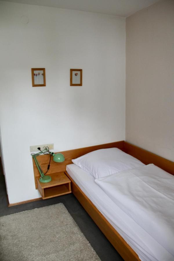 Schildwirtschaft Zum Rothen Ochsen Hotel Laupheim Buitenkant foto