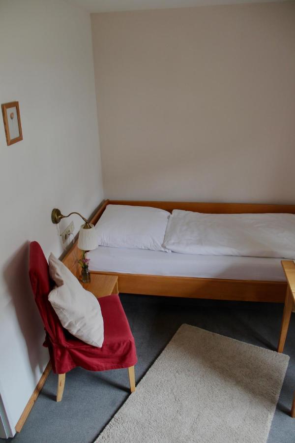 Schildwirtschaft Zum Rothen Ochsen Hotel Laupheim Buitenkant foto